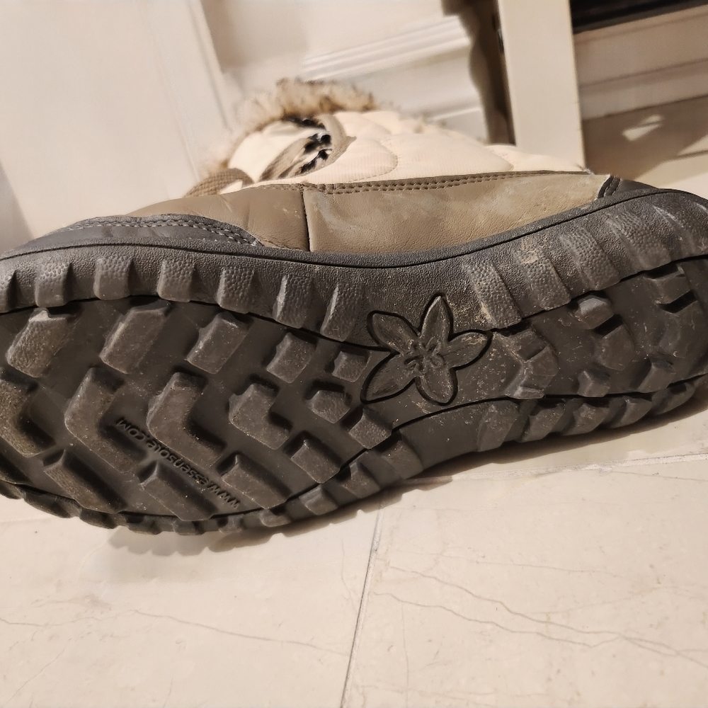 Snowboot size 7 - Picture 5 of 5